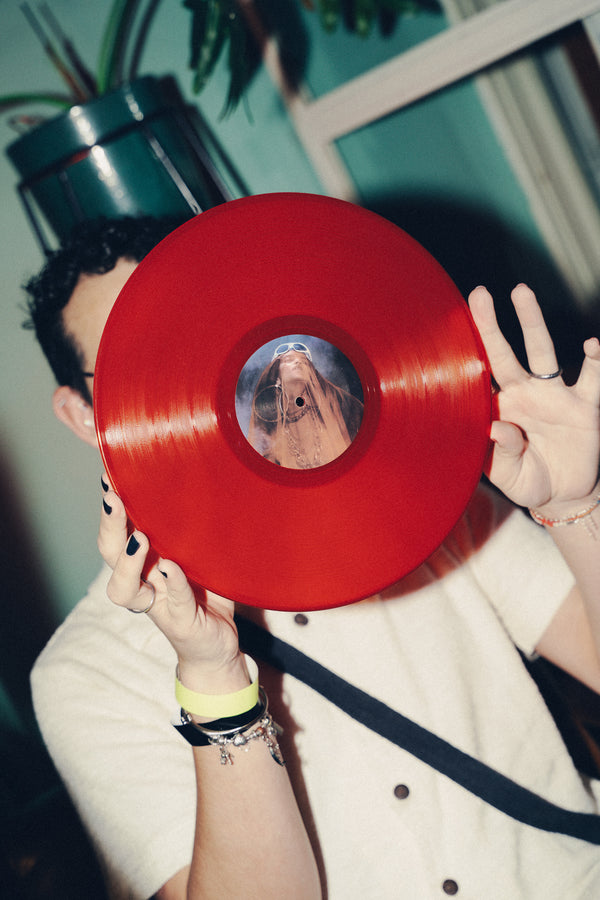 Kit do Noize Record Club aberto em casa